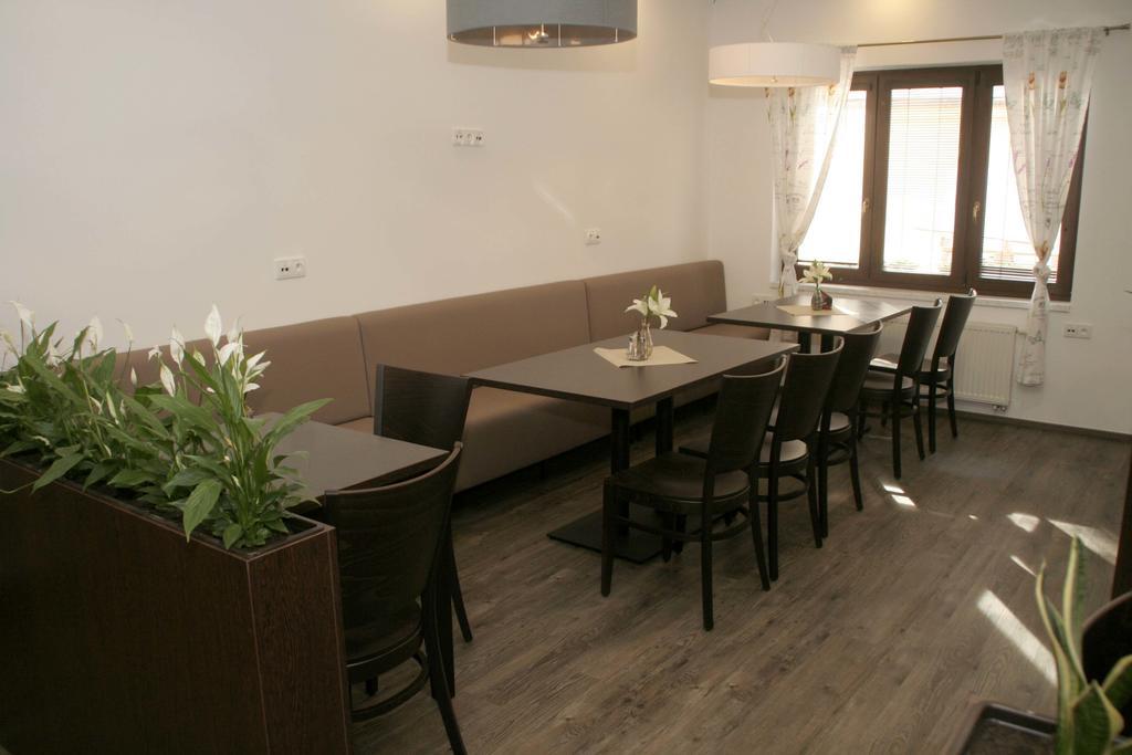 Penzion Aladdin Teplice Exterior photo